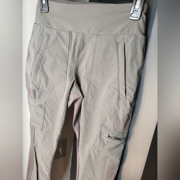 Athleta cargo legging pants olive green size 4 - Picture 4 of 7